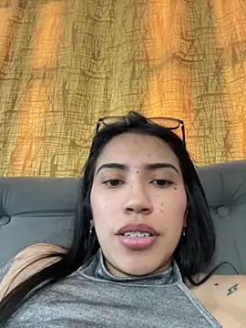 Snapshot of SaritaHot_69 chatting on March 17, 2025, 7:15 pm SaritaHot 69 online show from March 17, 2025, 7:15 pm