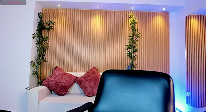 paulina sweett  online show from February 24, 2026, 12:14 pm