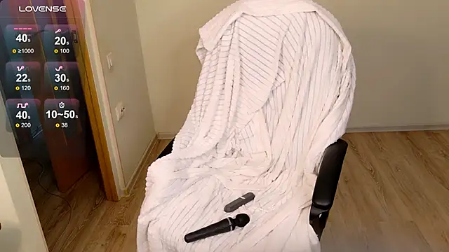 CuteYukiKun online show from October 11, 2025, 1:31 pm