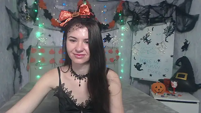 KaraCriegs online show from October 29, 2025, 6:42 pm