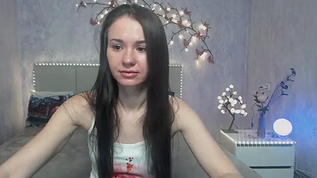 Snapshot of KaraCriegs chatting on March 6, 2026, 6:48 pm KaraCriegs online show from March 6, 2026, 6:48 pm