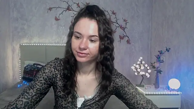 Snapshot of KaraCriegs chatting on March 14, 2026, 6:35 pm KaraCriegs online show from March 14, 2026, 6:35 pm