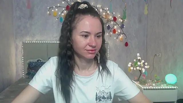 Snapshot of KaraCriegs chatting on April 2, 2026, 6:05 pm KaraCriegs online show from April 2, 2026, 6:05 pm
