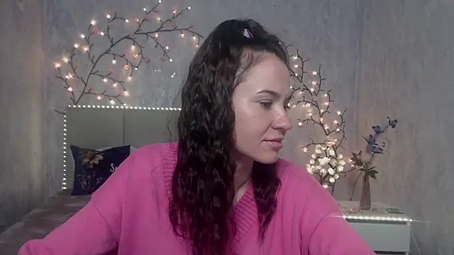 Snapshot of KaraCriegs chatting on April 15, 2026, 6:15 pm KaraCriegs online show from April 15, 2026, 6:15 pm