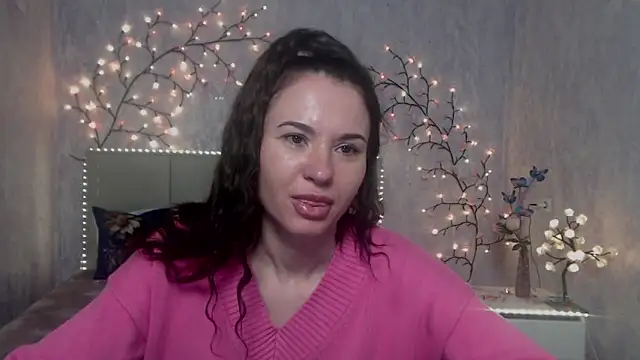 Snapshot of KaraCriegs chatting on April 15, 2026, 8:20 pm KaraCriegs online show from April 15, 2026, 8:20 pm