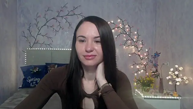 Snapshot of KaraCriegs chatting on April 20, 2026, 5:26 pm KaraCriegs online show from April 20, 2026, 5:26 pm