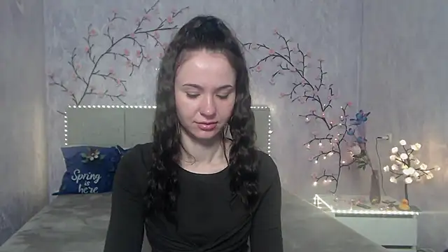 Snapshot of KaraCriegs chatting on April 22, 2026, 5:36 pm KaraCriegs online show from April 22, 2026, 5:36 pm