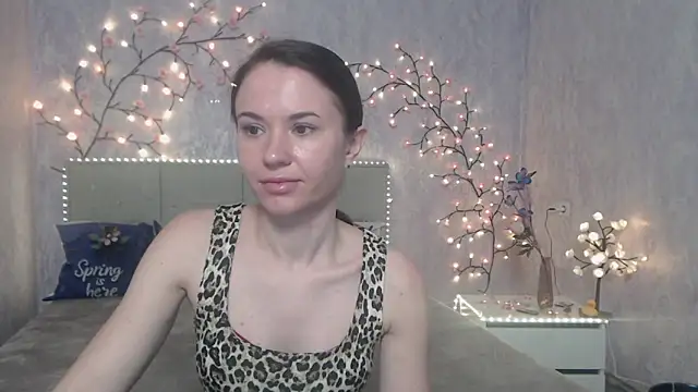 Snapshot of KaraCriegs chatting on April 23, 2026, 5:48 pm KaraCriegs online show from April 23, 2026, 5:48 pm