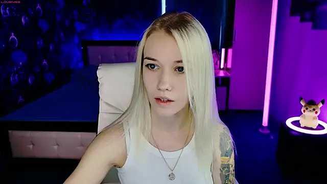 Snapshot of ShhhO_O chatting on November 22, 2025, 10:14 am ShhhO O online show from November 22, 2025, 10:14 am