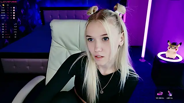 Snapshot of ShhhO_O chatting on November 27, 2025, 1:02 pm ShhhO O online show from November 27, 2025, 1:02 pm