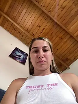 Snapshot of Iris_love18 chatting on April 29, 2026, 5:30 pm Iris love18 online show from April 29, 2026, 5:30 pm