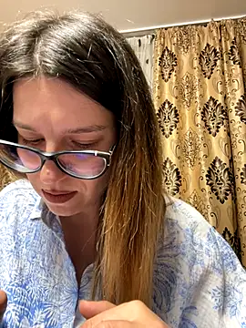 NadiraNoor online show from October 31, 2025, 10:00 pm