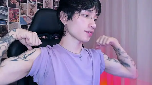 liamelf online show from March 13, 2025, 4:05 am