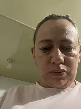 Snapshot of Chanel_87xxx chatting on July 23, 2026, 2:20 am Chanel 87xxx online show from July 23, 2026, 2:20 am