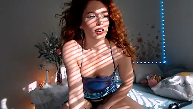 Snapshot of Poisson_Eva chatting on December 1, 2025, 10:48 pm Poisson Eva online show from December 1, 2025, 10:48 pm