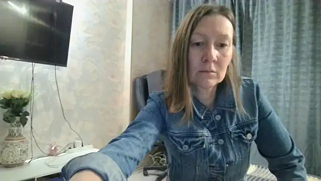 WindChristy online show from December 1, 2025, 3:33 am