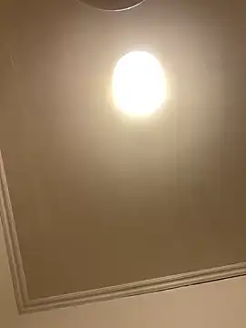 milkyhonybaby online show from October 28, 2025, 9:28 pm