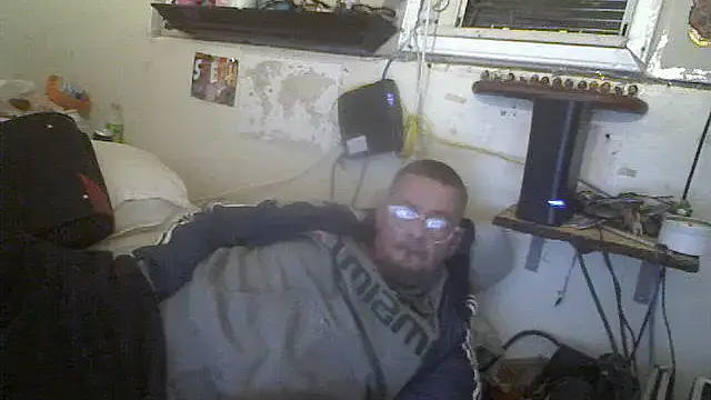 Snapshot of samnmike chatting on February 17, 2025, 3:20 pm samnmike online show from February 17, 2025, 3:20 pm