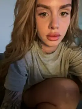 EmiliaCatalina online show from March 13, 2026, 1:01 am