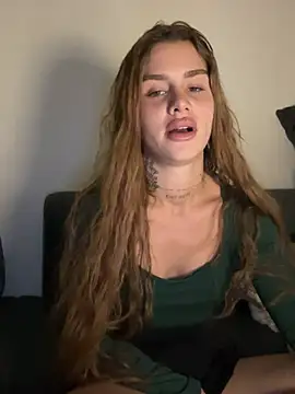 EmiliaCatalina online show from April 2, 2026, 11:57 pm