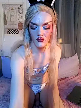 Snapshot of LillyAmore chatting on December 29, 2024, 7:43 pm LillyAmore online show from December 29, 2024, 7:43 pm