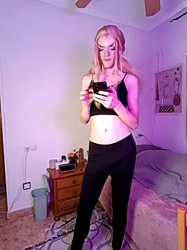 Snapshot of LillyAmore chatting on February 9, 2025, 6:47 pm LillyAmore online show from February 9, 2025, 6:47 pm