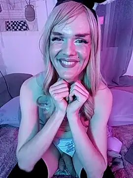 Snapshot of LillyAmore chatting on February 18, 2025, 10:25 pm LillyAmore online show from February 18, 2025, 10:25 pm