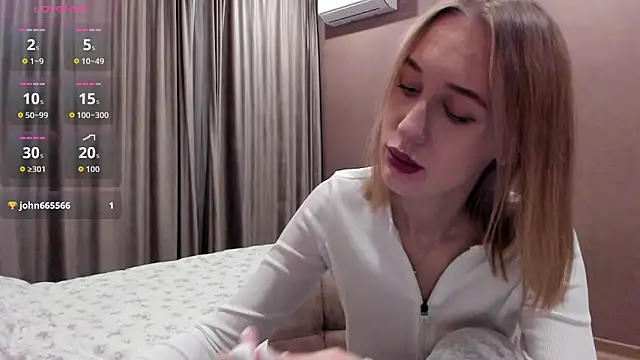 Snapshot of Mika_Ray chatting on November 12, 2025, 10:52 pm Mika Ray online show from November 12, 2025, 10:52 pm