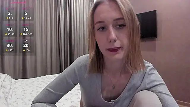 Snapshot of Mika_Ray chatting on November 14, 2025, 10:29 pm Mika Ray online show from November 14, 2025, 10:29 pm