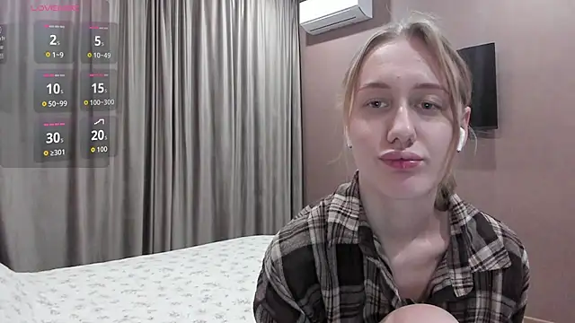 Snapshot of Mika_Ray chatting on December 4, 2025, 10:29 pm Mika Ray online show from December 4, 2025, 10:29 pm