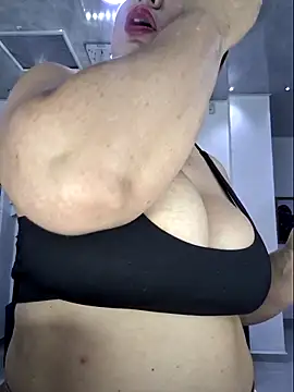 Snapshot of laura_bassi chatting on November 10, 2025, 3:16 am laura bassi online show from November 10, 2025, 3:16 am