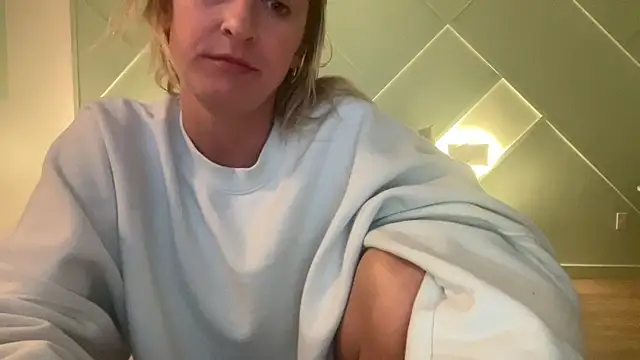 Snapshot of Aggbb chatting on January 12, 2025, 2:03 am Aggbb online show from January 12, 2025, 2:03 am