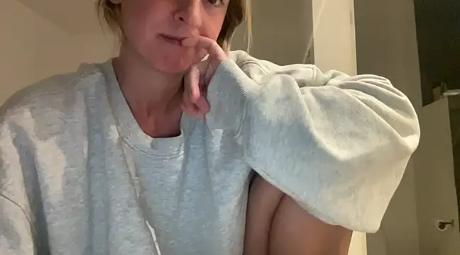 Snapshot of Aggbb chatting on February 6, 2025, 12:22 am Aggbb online show from February 6, 2025, 12:22 am