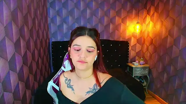 LiaHarryis online show from November 24, 2025, 7:24 pm