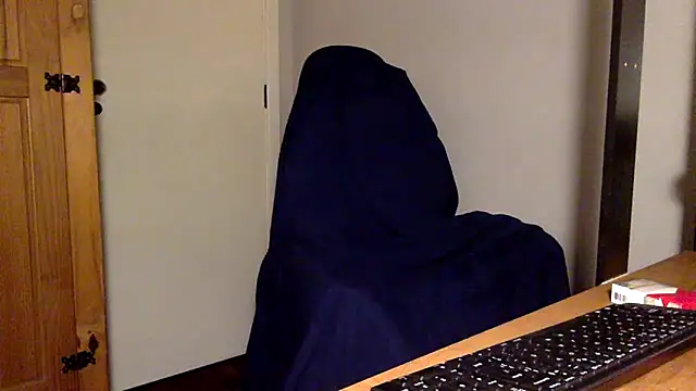 Smoker Ginger online show from November 10, 2025, 12:31 am