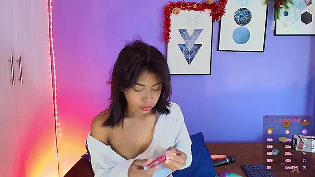 Snapshot of cinnamon_kyla chatting on December 17, 2024, 6:31 pm cinnamon kyla online show from December 17, 2024, 6:31 pm