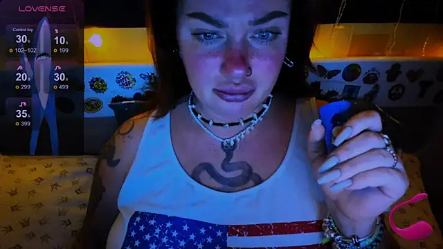 Snapshot of EllieOz chatting on January 12, 2025, 6:05 pm EllieOz online show from January 12, 2025, 6:05 pm