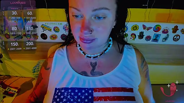 Snapshot of EllieOz chatting on October 30, 2025, 4:52 pm EllieOz online show from October 30, 2025, 4:52 pm