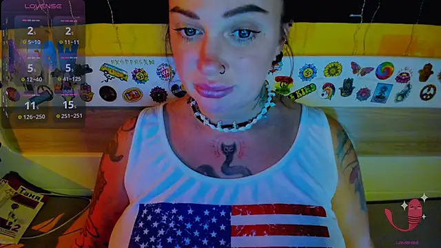 Snapshot of EllieOz chatting on November 6, 2025, 5:36 pm EllieOz online show from November 6, 2025, 5:36 pm