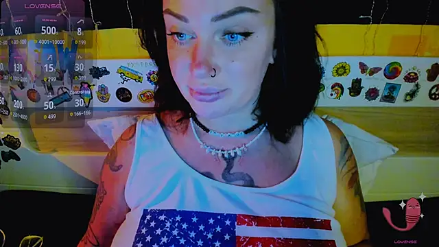 Snapshot of EllieOz chatting on November 28, 2025, 4:20 pm EllieOz online show from November 28, 2025, 4:20 pm