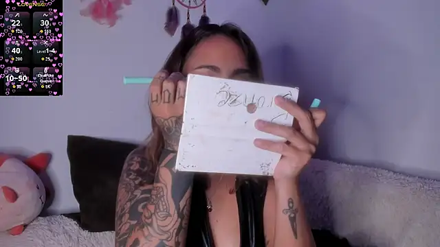 Violette-Ramirez01 online show from November 26, 2025, 11:17 pm