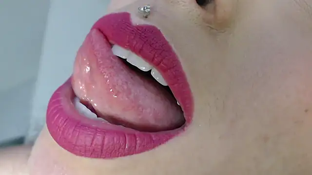 Snapshot of KinaCooper chatting on February 13, 2025, 11:58 pm KinaCooper online show from February 13, 2025, 11:58 pm