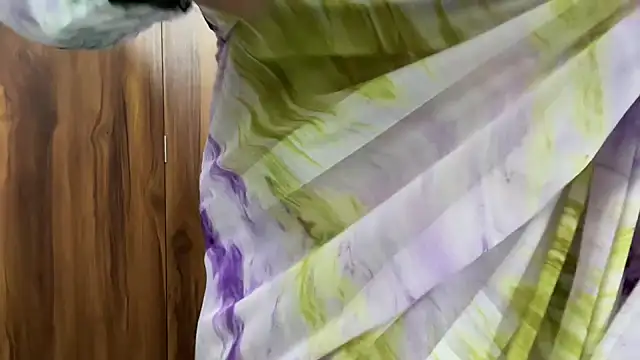 Snapshot of julie_08 chatting on October 27, 2025, 6:12 pm julie 08 online show from October 27, 2025, 6:12 pm