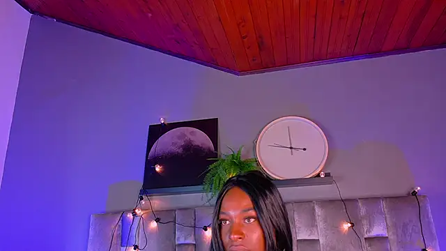 Snapshot of nahomi_campbell chatting on October 23, 2025, 7:34 pm nahomi campbell online show from October 23, 2025, 7:34 pm