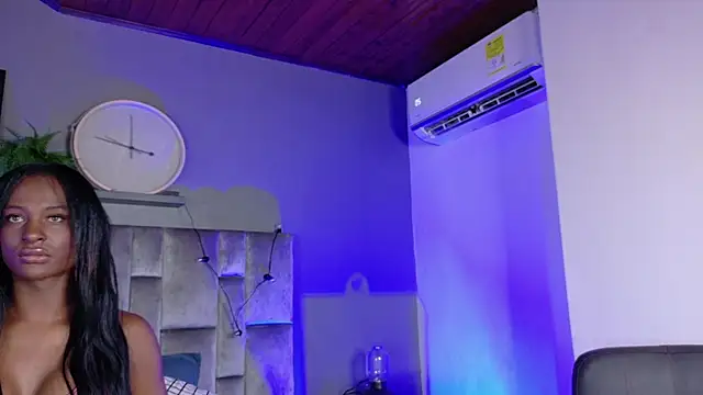 Snapshot of nahomi_campbell chatting on October 29, 2025, 7:37 pm nahomi campbell online show from October 29, 2025, 7:37 pm