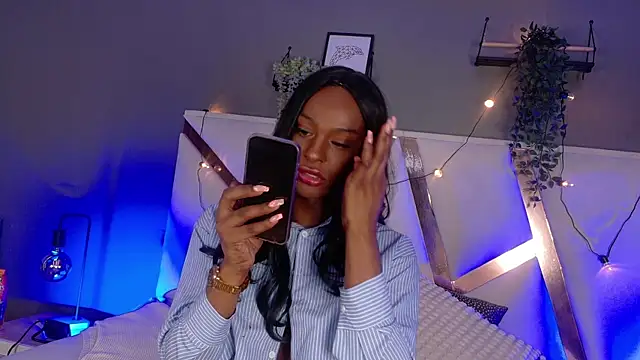 Snapshot of nahomi_campbell chatting on November 1, 2025, 8:00 pm nahomi campbell online show from November 1, 2025, 8:00 pm