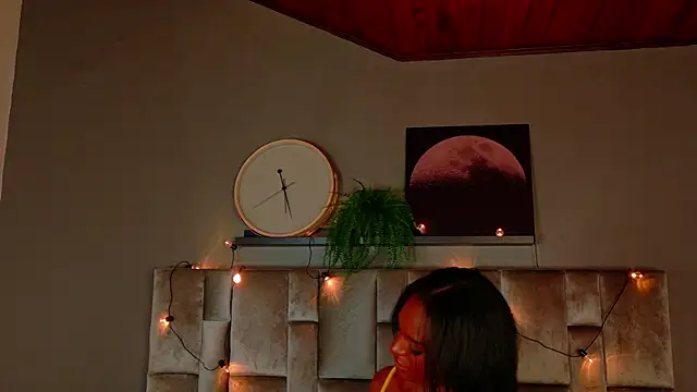 Snapshot of nahomi_campbell chatting on December 3, 2025, 7:34 pm nahomi campbell online show from December 3, 2025, 7:34 pm