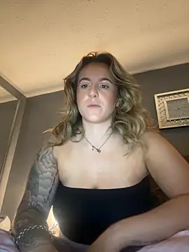 Snapshot of Miss_emilee chatting on October 5, 2025, 9:13 pm Miss emilee online show from October 5, 2025, 9:13 pm