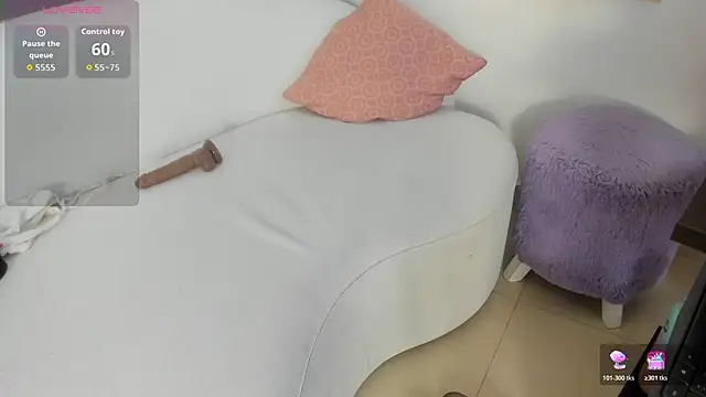 Snapshot of Amina_hafsa chatting on December 14, 2025, 7:29 pm Amina hafsa online show from December 14, 2025, 7:29 pm