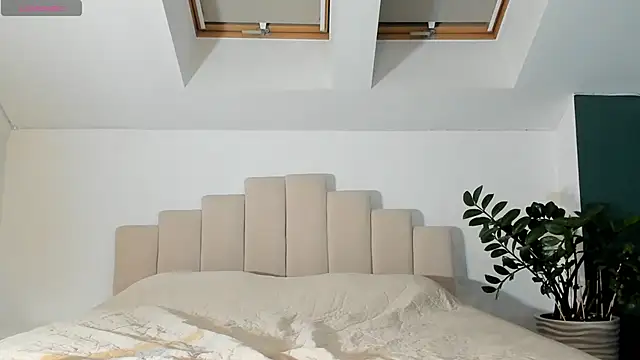 Snapshot of LunAnna chatting on September 28, 2025, 6:46 pm LunAnna online show from September 28, 2025, 6:46 pm